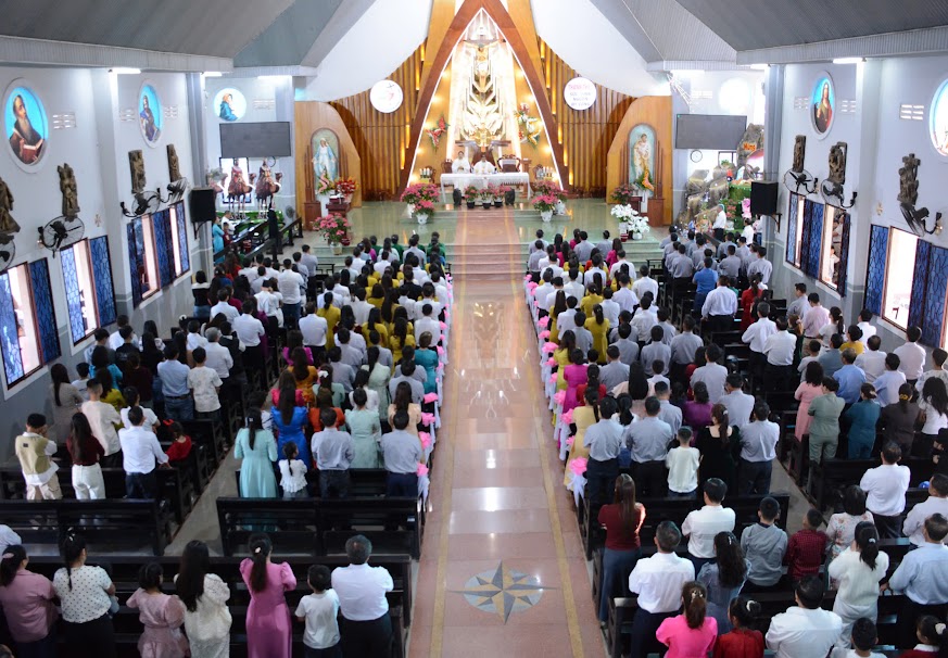 LỄ THÁNH GIA THẤT- KỶ NIỆM 25 NĂM HÔN PHỐI VÀ NIỀM VUI GIA ĐÌNH TRẺ.