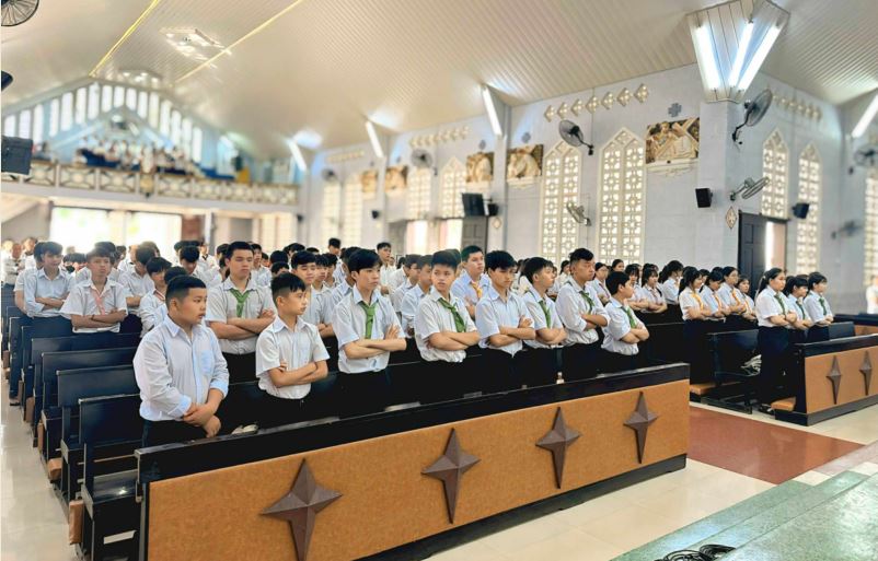 BAN GIÁO LÝ GX CHÂU SƠN: HÀNH HƯƠNG NĂM THÁNH – LÃNH ƠN TOÀN XÁ NHÀ THỜ CHÍNH TÒA GP BAN MÊ THUỘT