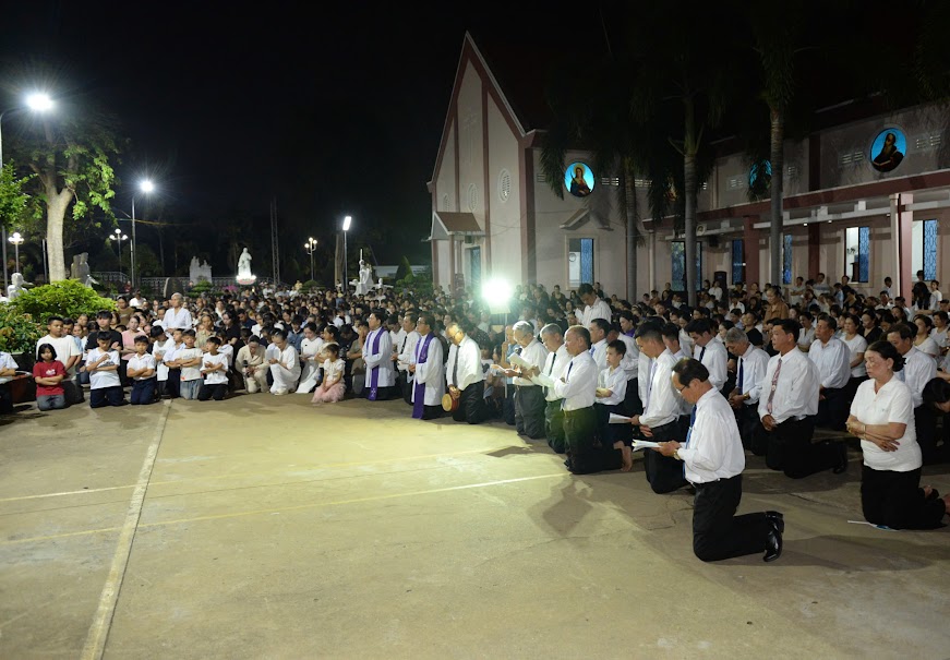 ĐÀNG THÁNH GIÁ TRỌNG THỂ - THỨ SÁU TUẦN THÁNH  HƯỚNG VỀ  70 NĂM THÀNH LẬP GIÁO XỨ