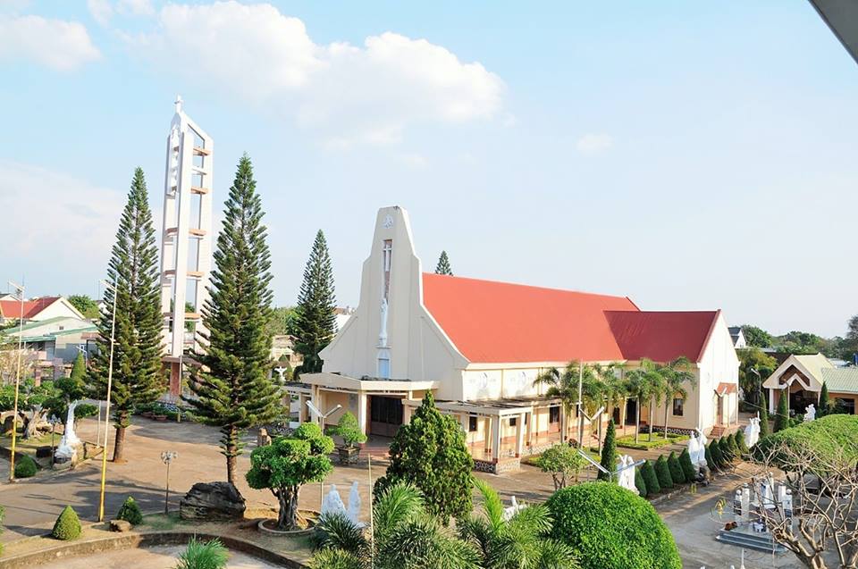 NIỀM VUI TRONG NHỮNG NGÀY HƯỚNG VỀ DẤU ẤN 70 NĂM GIÁO XỨ