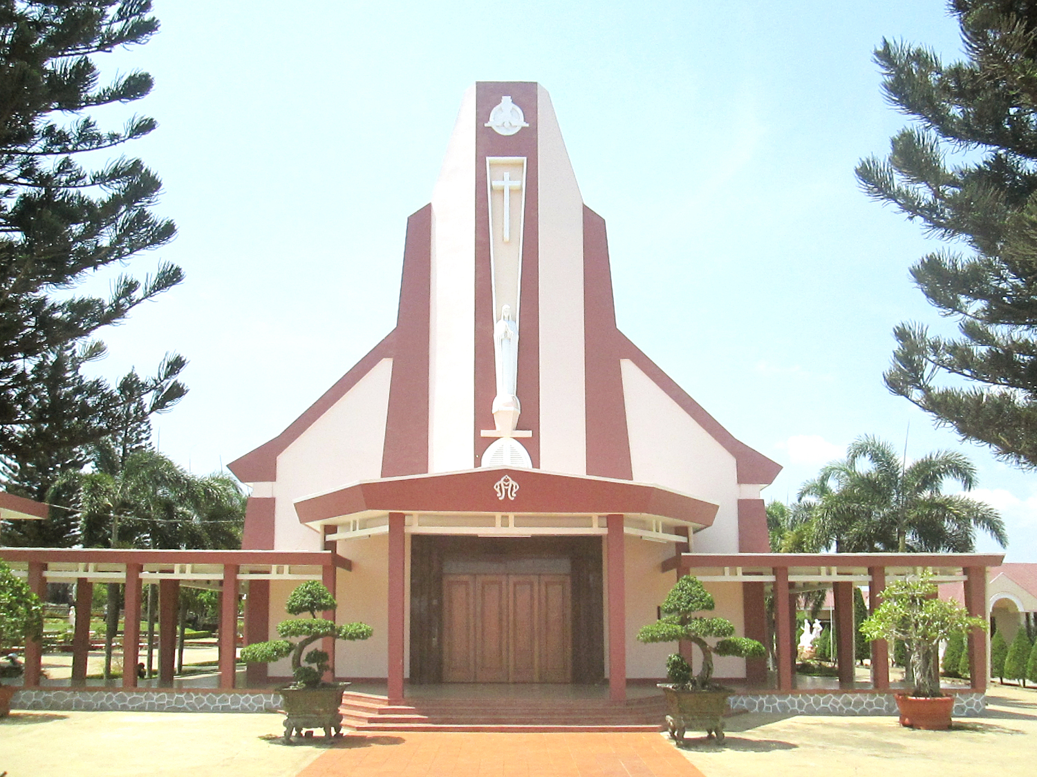 CHÂU SƠN BẢY MƯƠI NĂM HỒNG ÂN