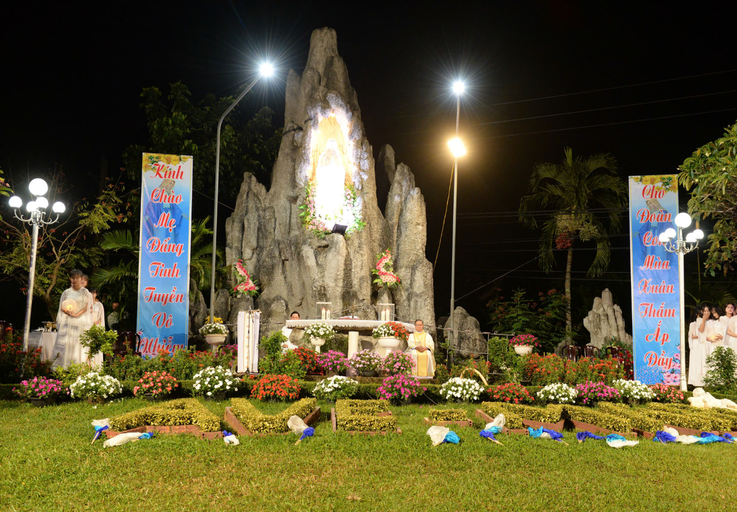 CHƯƠNG TRÌNH THÁNG KÍNH ĐỨC MẸ TẠI HOA VIÊN -THÁNG 5 NĂM 2026