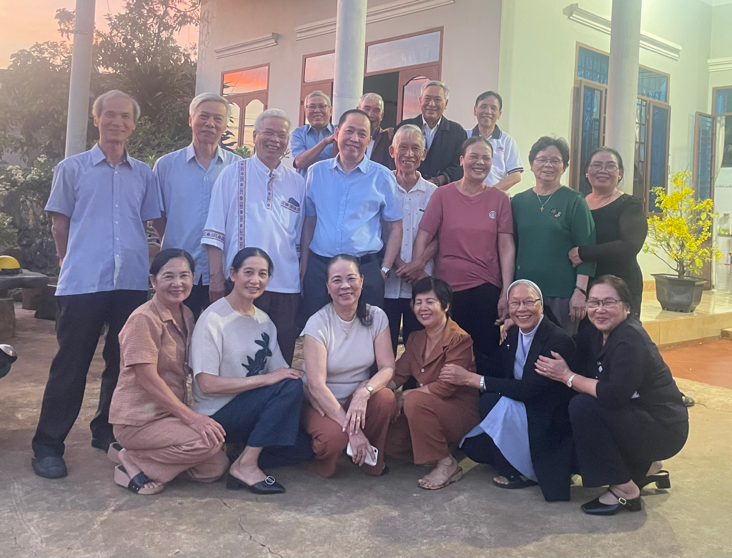 MÙA XUÂN HỘI NGỘ GIỮA DÒNG KÝ ỨC